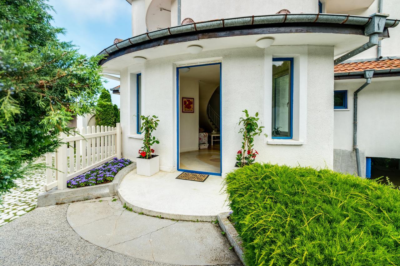 Apartament White Dove