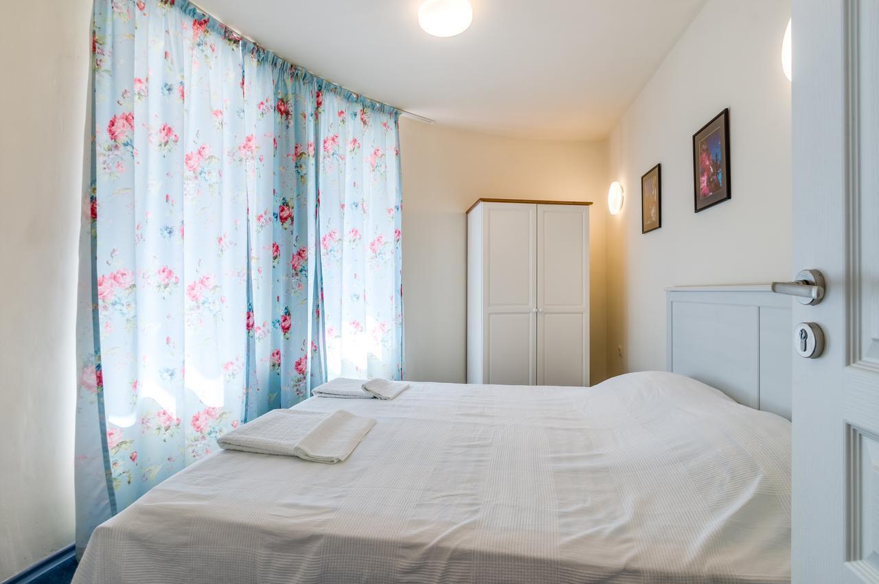 White Dove Apartment *