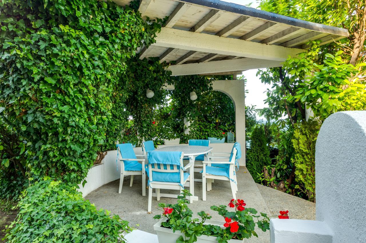 White Dove Apartment *